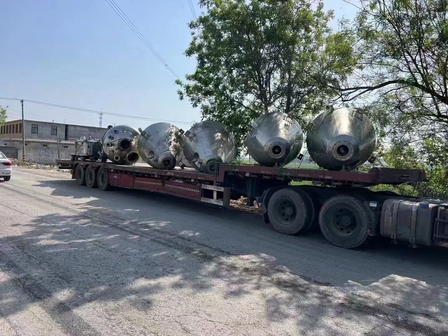不锈钢动态萃取釜3台装车发货